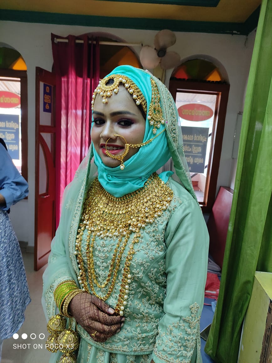 ASMAS HERBAL BEAUTY PARLOUR AREEKODE